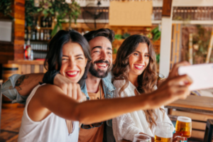 Turismo internacional no Brasil impulsiona bares e restaurantes Foto: Freepik